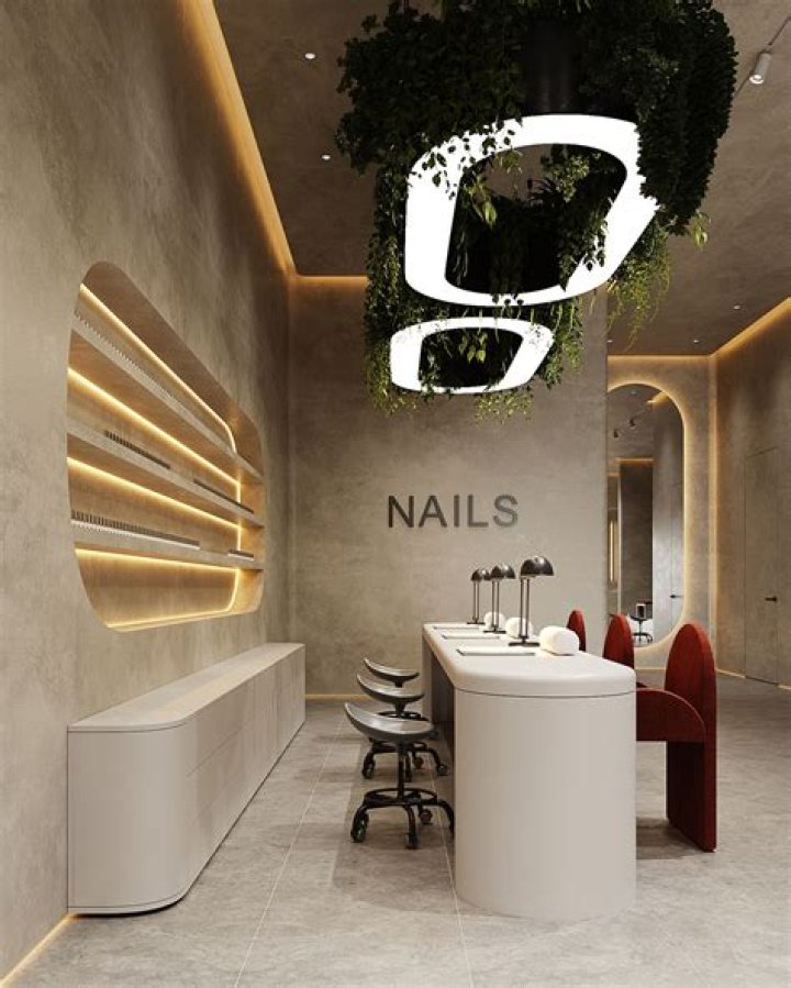 3D Floral Appliqué Embellished Luxury Nails 2026