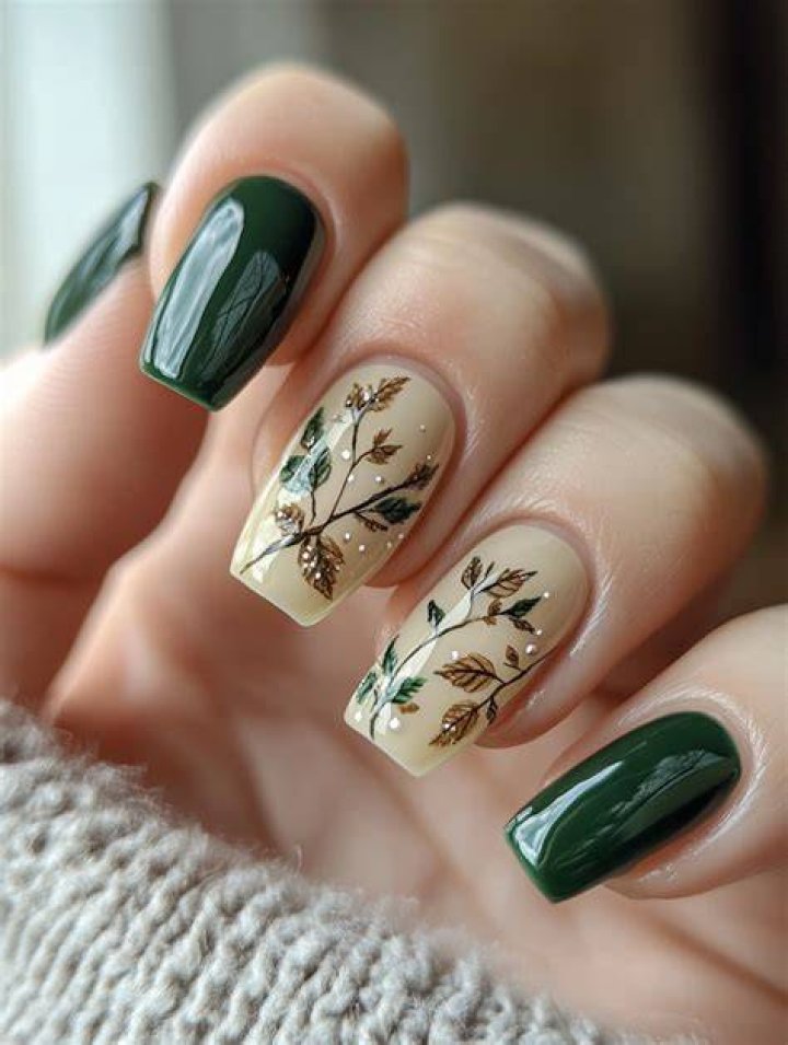Moody Botanical Nail Art Dark Floral 2026